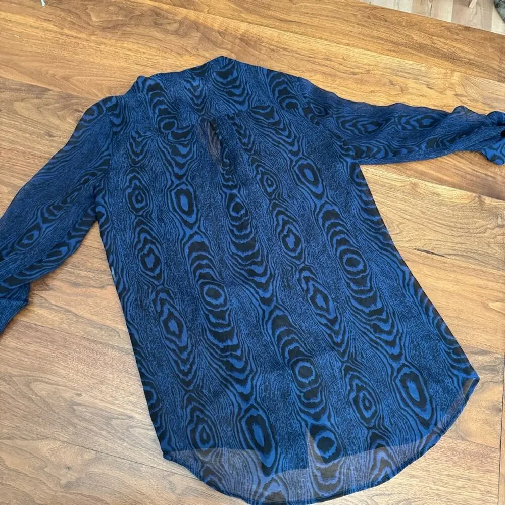 DIANE von FURSTENBERG Silk Blue Woodgrain Button-Up Shirt